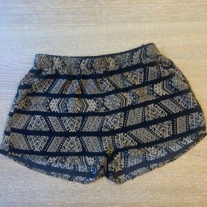 Mine Black and Tan Patterned Women's Shorts, size Small